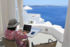 Nomade digitale a Santorini, Grecia - © Erika Cristina Manno/Shutterstock