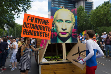 Manifestazione di solidarietà in Germania per i diritti LGBT+ in Russia - © Sergey Kohl/Shutterstock