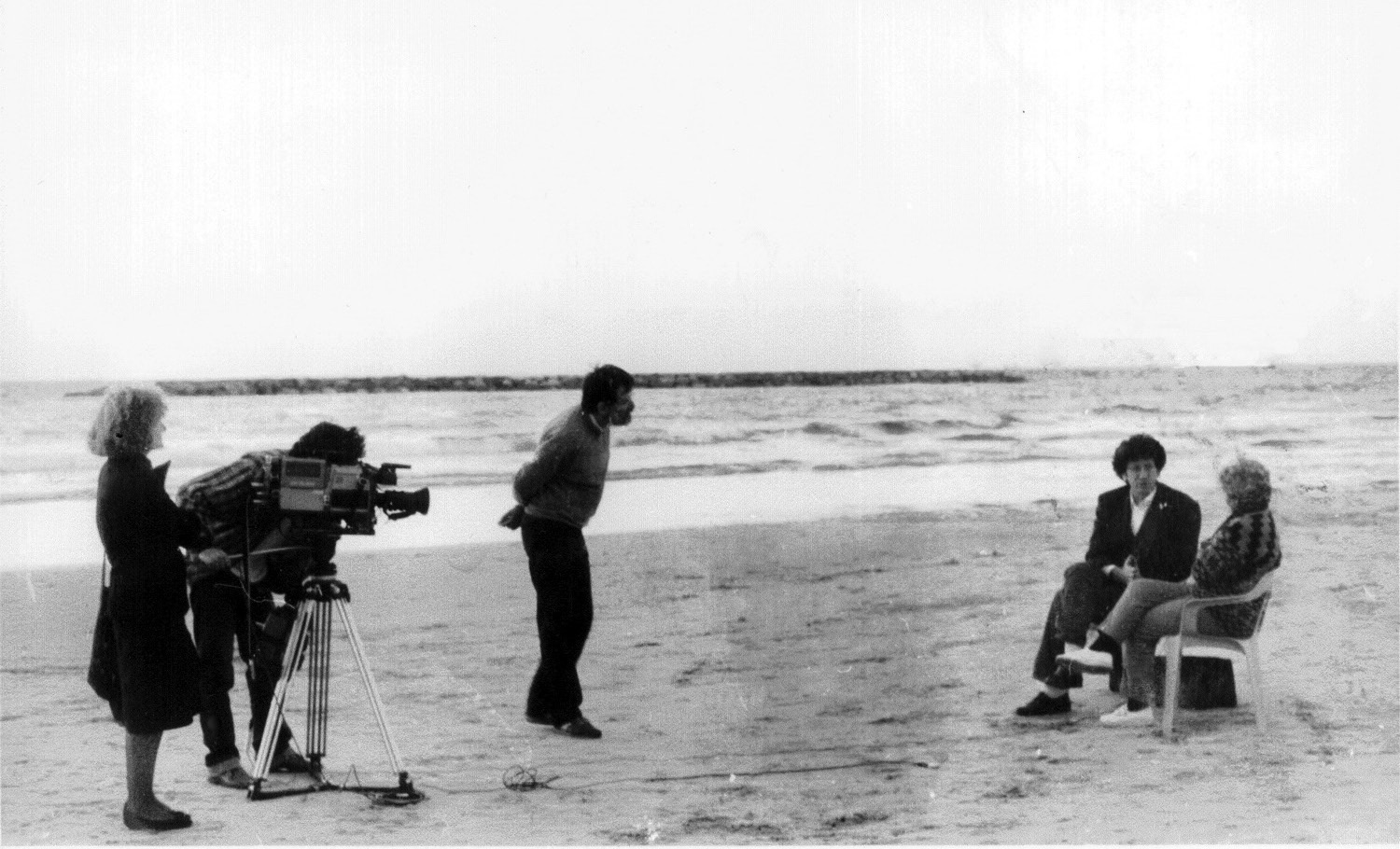 Ženi Lebl, Danilo Kiš, il regista Aleksandar Mandić, la produttrice Milena Stojićević, cameraman Done Zipevski, a Tel Aviv, Israele (foto © Aleksandar Mandić)