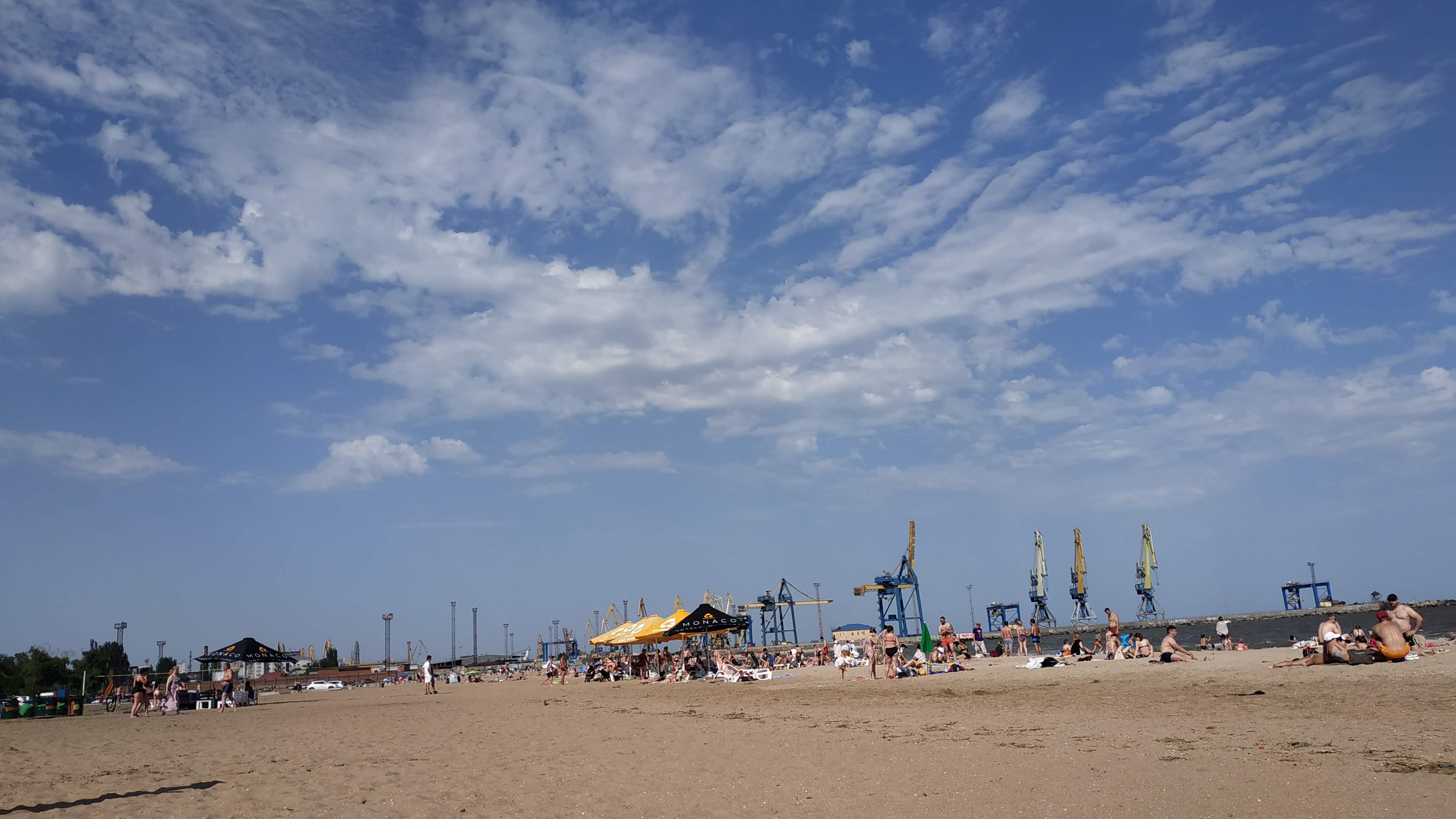 Beach by the port in Mariupol - photo by Claudia Bettiol