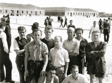 Internati nel Campo di concentramento di Chiesanuova, foto di Padre Cortese (ViB)