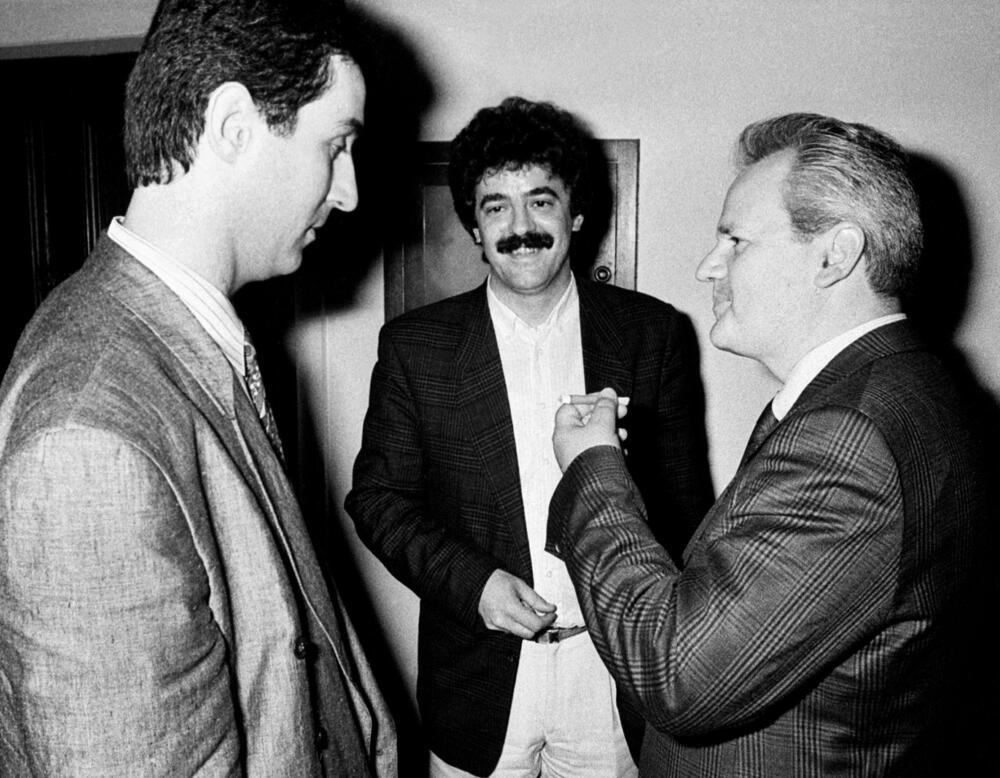 Milo Đukanović, Momir Bulatović e Slobodan Milošević in una foto d'epoca (© archivio Vijesti)