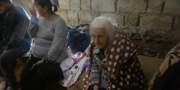 Stepanakert civili nel rifugio - Siranush Sargsyan/OC Media