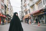 tarlabasi fatih fener istanbul turkey stefano majno burka women outfocus islam