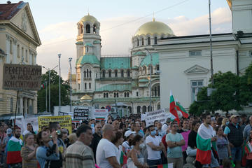 Sofia, gente in piazza a protestare luglio 2020 - foto di F. Martino