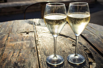 Due bicchieri di vino - © Lenti Hill/Shutterstock