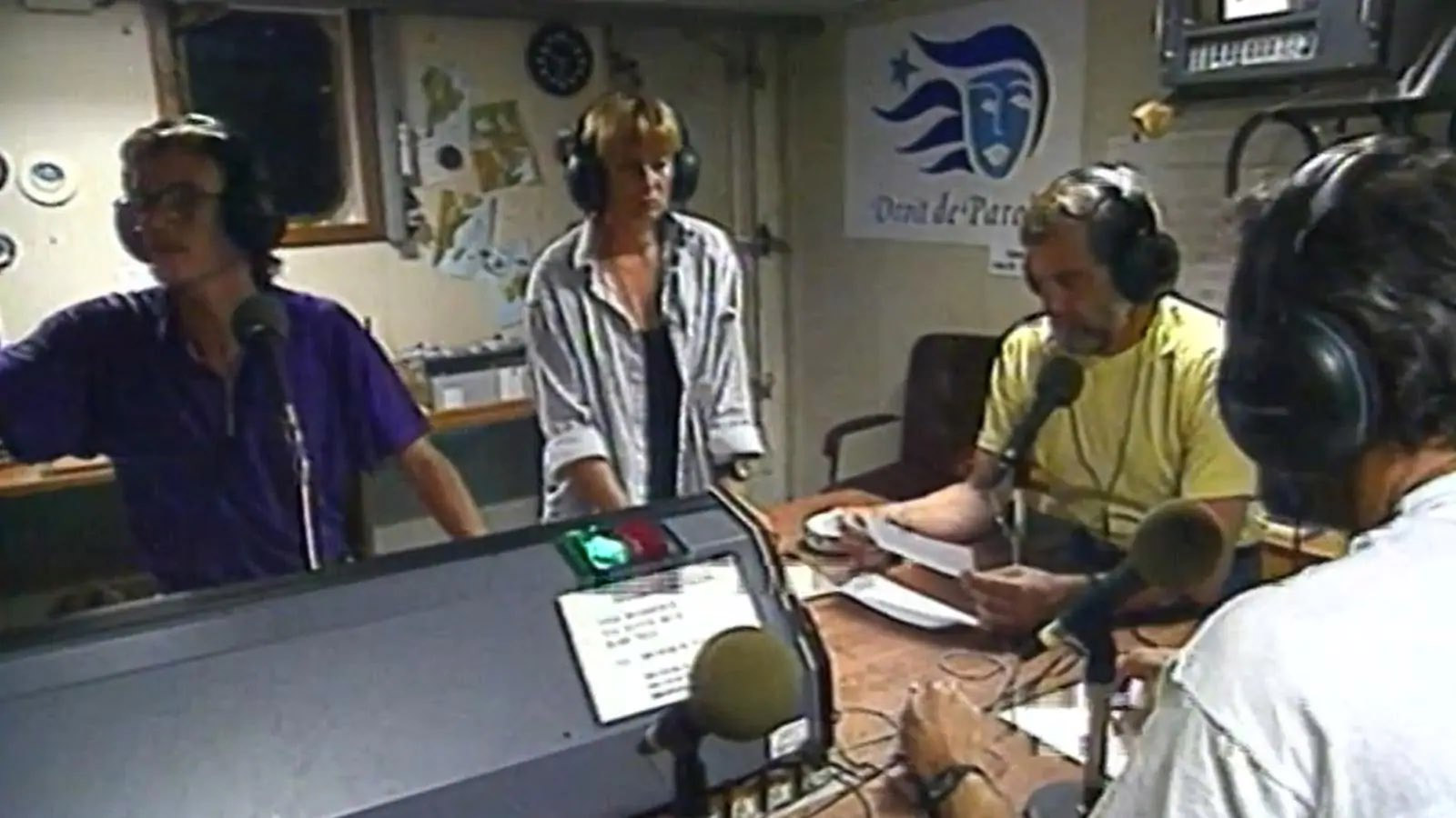 Foto d'archivio, durante una delle tramsisisoni in mare di Radio brod Foto d'archivio, durante una delle tramsisisoni in mare di Radio brod