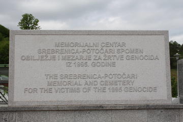 Ingresso Memoriale di Potočari, Srebrenica - foto di N.Corritore.JPG