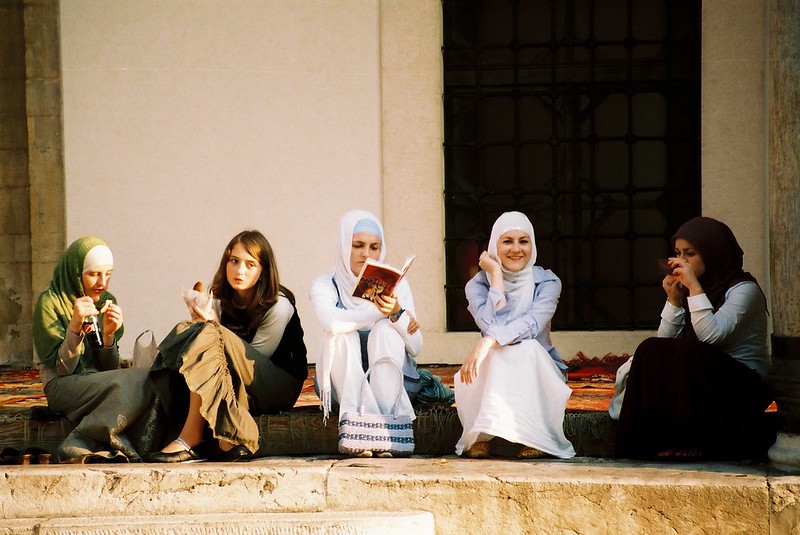 Ragazze a Sarajevo - Kashfi Halford/Flickr Ragazze a Sarajevo - Kashfi Halford/Flickr