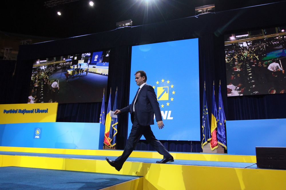 Ludovic Orban, attuale primo ministro rumeno espressione del PNL, manterrà l'incarico anche dopo le politiche del prossimo 6 dicembre? (© LCV/Shutterstock)
