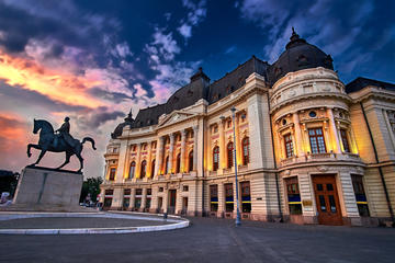 Bucarest al tramonto © Razvan Dragomirescu Shutterstock