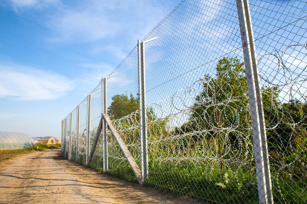 Parte del muro al confine tra Serbia ed Ungheria © Spectral-Design/Shutterstock