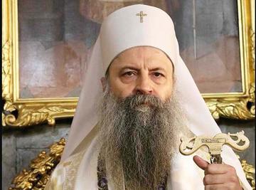 Il patriarca Porfirije durante la cerimonia di intronamento a Belgrado - Foto Wikipedia