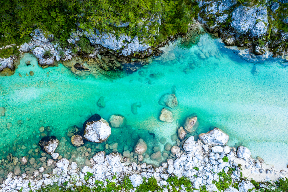 Foto aerea del corso del fiume Isonzo in Slovenia - © Nuria Kreuser/Shutterstock