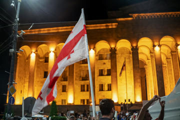 Tbilisi, davanti al Parlamento - Foto di Aroslau Mikheyeu - Shutterstock.jpg