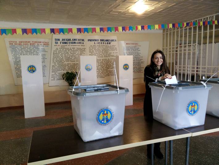 Voto al seggio di Chișinău (foto P. Bergamaschi) Voto al seggio di Chișinău (foto P. Bergamaschi)