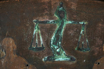 Giustizia deteriorata, foto Quinn Dombrowski - Flickr.jpg