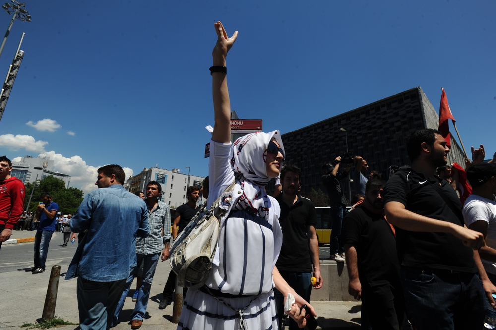 Istanbul 2013, piazza Taksim durante le proteste di Gezi Park © Yasemin Yurtman Candemir/Shutterstock