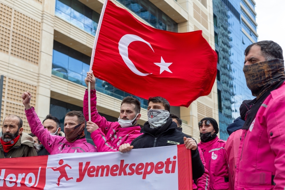 Yemeksepeti workers on strike - © tolga ildun/Shutterstock Yemeksepeti workers on strike - © tolga ildun/Shutterstock