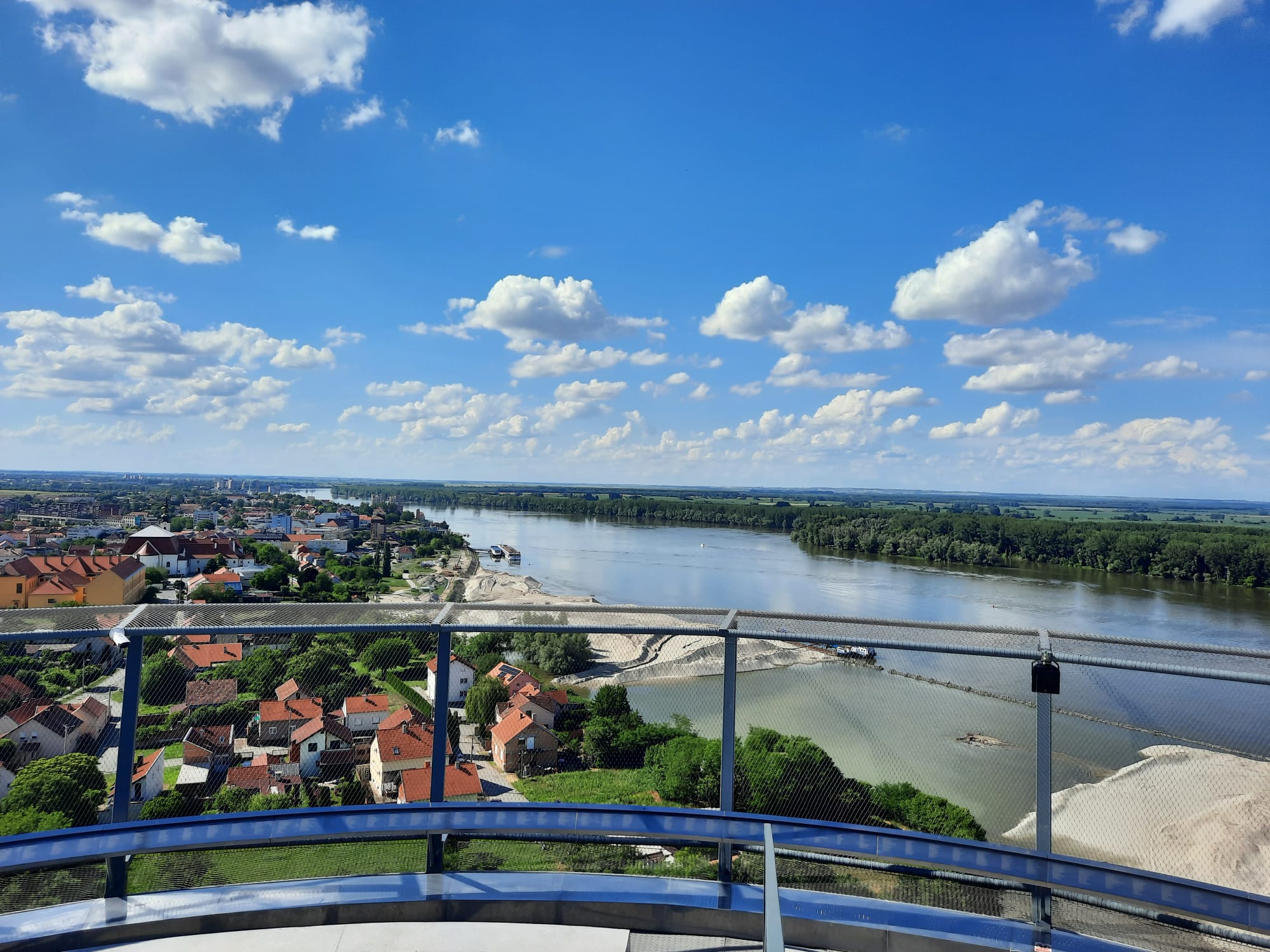 La vista dalla torre dell'acquedotto a Vukovar, Croazia - Foto G. Vale La vista dalla torre dell'acquedotto a Vukovar, Croazia - Foto G. Vale