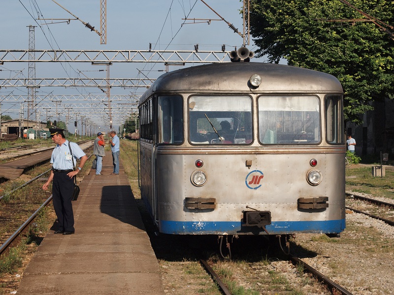 šinobus (foto wikipedia)