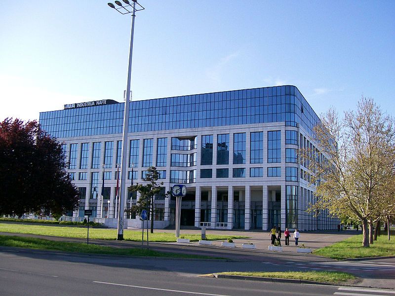 Zgrada INA u Zagreb (foto wikipedia)