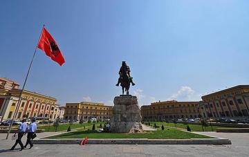 Tirana, Skanderbeg square