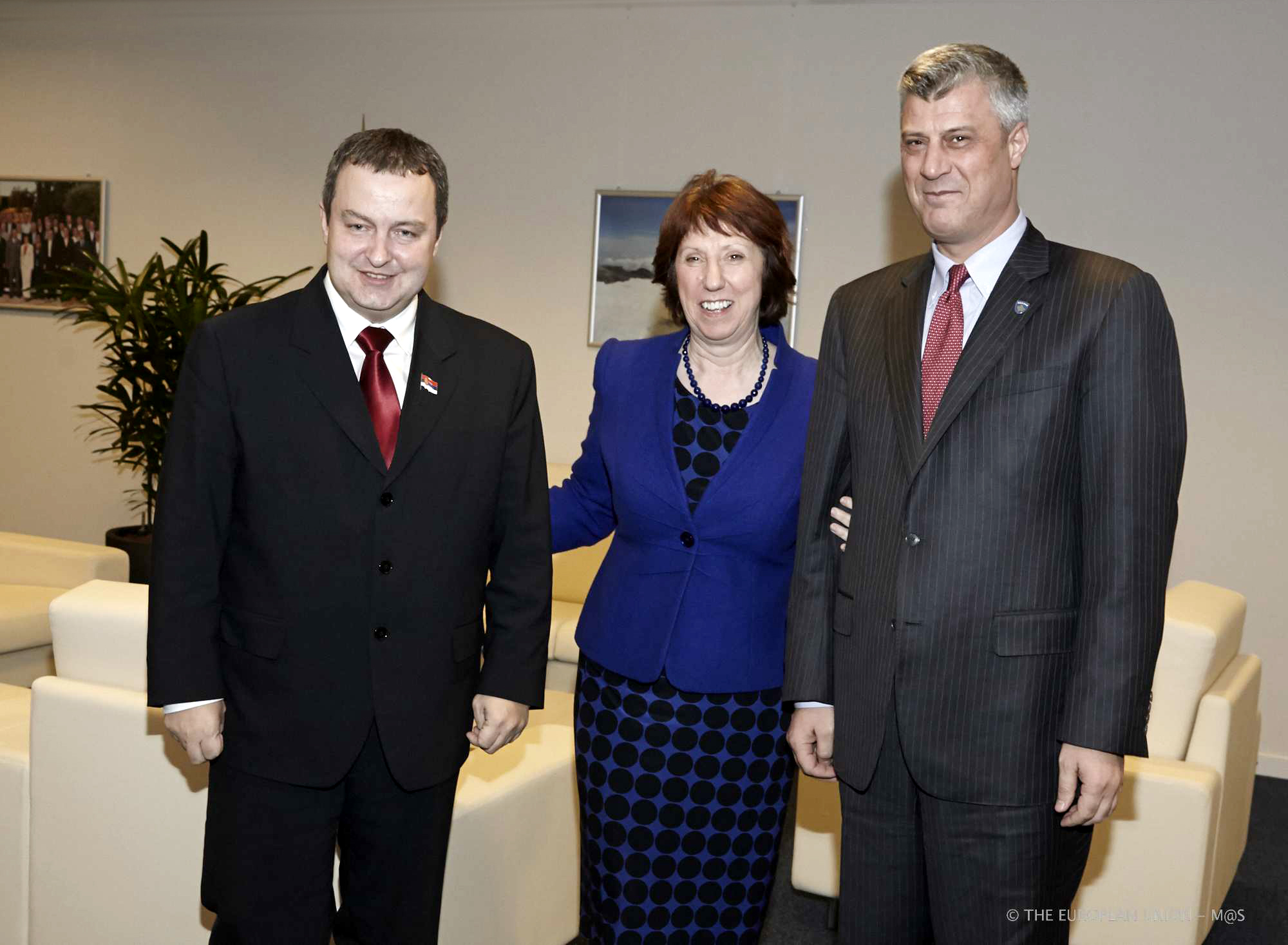 Dačić, Thaçi e la Ashton (Foto: The Council of the European Union) Dačić, Thaçi e la Ashton (Foto: The Council of the European Union)
