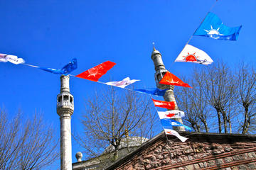 Bandiere nel quartiere di Kasımpaşa