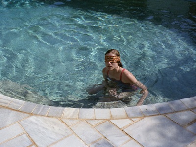 Immagine tratta dal film "Kynodontas" (Dogtooth)