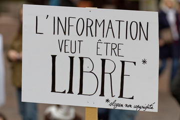L'informazione vuole essere libera, foto di Pierre Selim - Flickr.com.jpg