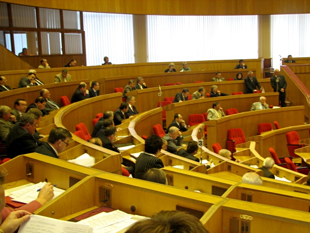 Il parlamento moldavo (wikimedia)  