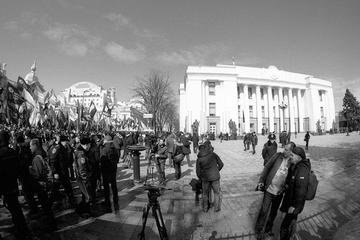 Kiev, protesters near the parliament , foto di Ivan Bandura - Flickr.com.jpg