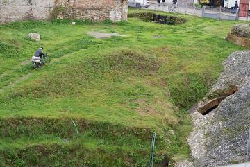 Passeggiata presso l'anfiteatro romano di Durazzo