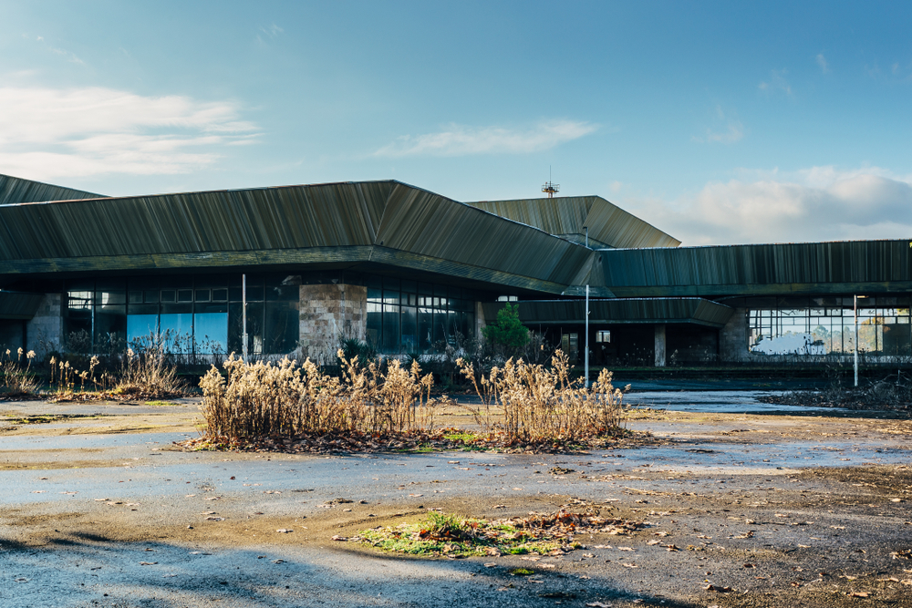L'aeroporto di Sukhumi, abbandonato dopo la guerra del 2008 © Vladimir Mulder/Shuttesrtock