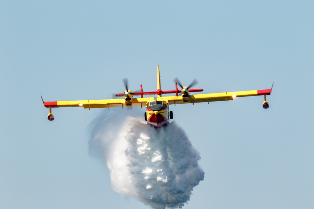 Un aereo Canadair © David Acosta Allely/Shutterstock