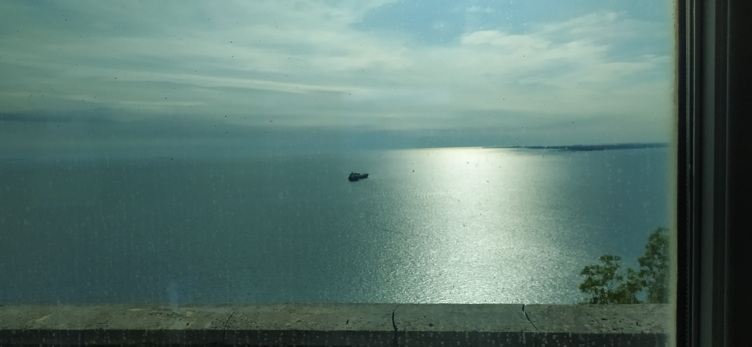 Dal finestrino del treno in prossimità di Trieste - foto di Fabio Fiori