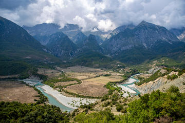 Il fiume Vjosa in Albania - © Michaela Komi/Shutterstock