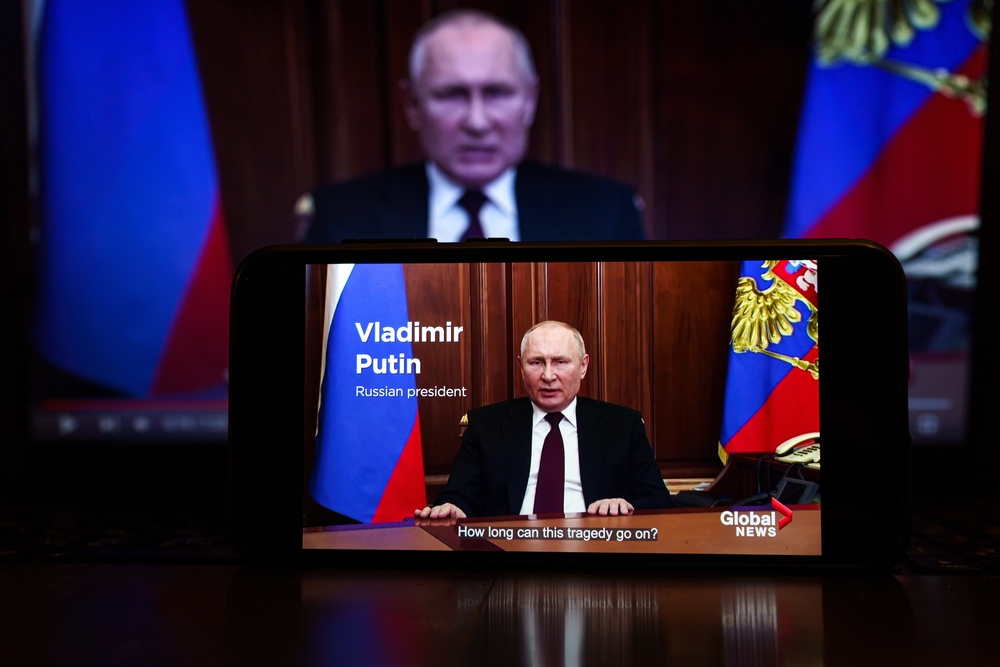 Vladimir Putin parla alla tv, 22 febbraio 2022 © Rokas Tenys/Shutterstock