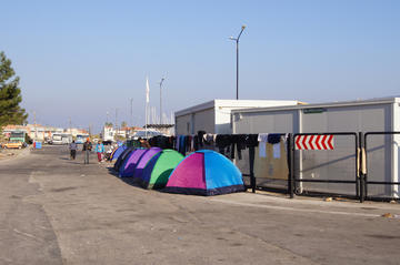 Accampamento profughi in Grecia, foto di jtstewart - Flickr.com.jpg
