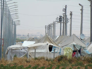 Il campo di Akçakale - foto di Dimitri Bettoni (OBC).jpg