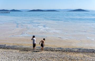 Mucillagini nel mar di Marmara - © okanozdemir/Shutterstock Mucillagini nel mar di Marmara - © okanozdemir/Shutterstock