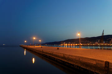 Trieste, sguardo a est - foto di Christoph Sammer - Flickr