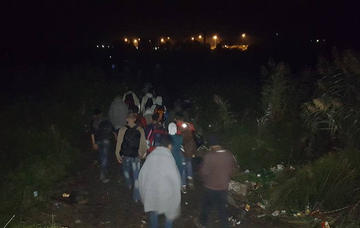 Migranti al confine tra Macedonia e Serbia, foto di Ch Faisal Raza - Help the refugees in Macedonia.jpg