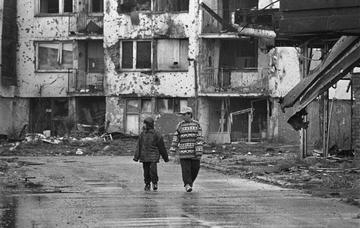 1996_Marzo Sarajevo Dobrinia ragazzi - © Mario Boccia