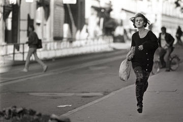 1993_Sarajevo La ragazza che corre - © Mario Boccia