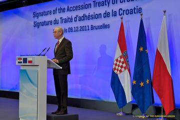 Annuncio firma trattato adesione Croazia 2011, foto Consiglio Ue - Flickr.com