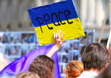 Ucraina, manifestazioni per la pace - Denis Kuvaev Shutterstock