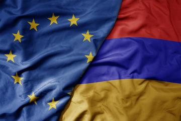 Bandiera dell'UE e dell'Armenia © esfera/Shutterstock