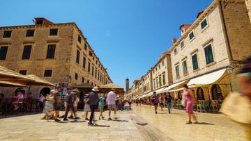 La Città vecchia di Dubrovnik, Croazia, Giugno 2023 © s_oleg/Shutterstock